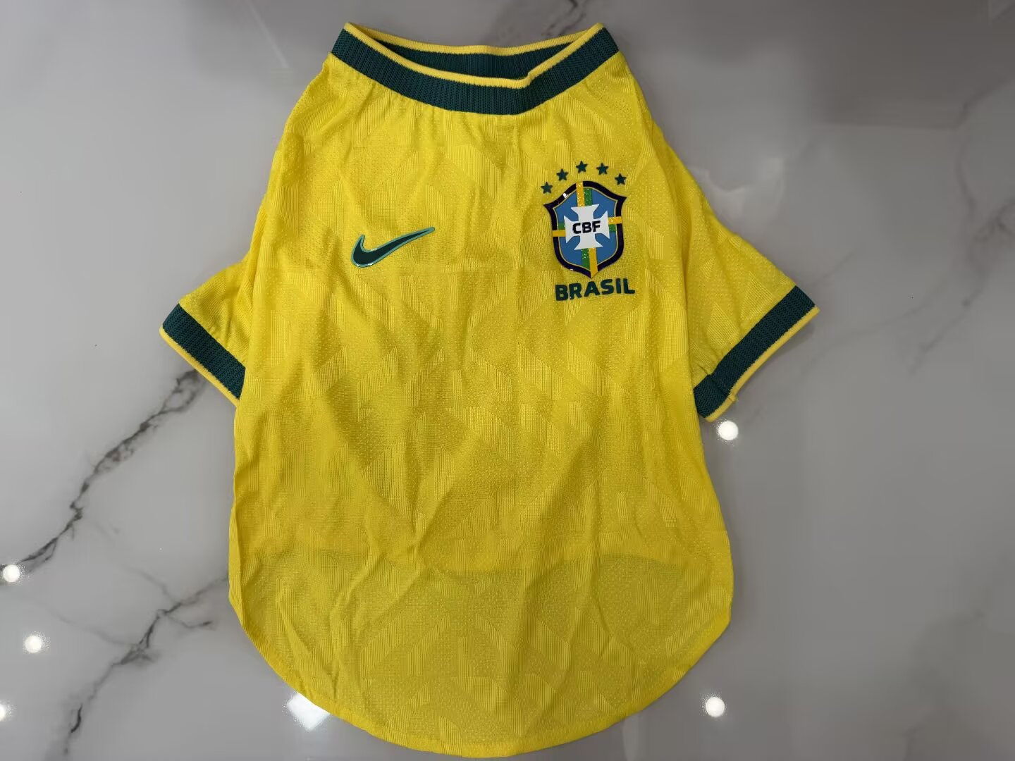 Brazil Home WC 2026 Pet Kit