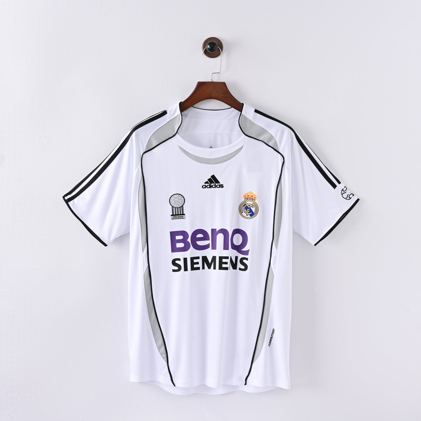 Real Madrid Home 06/07 Retro Jersey - Short Sleeve