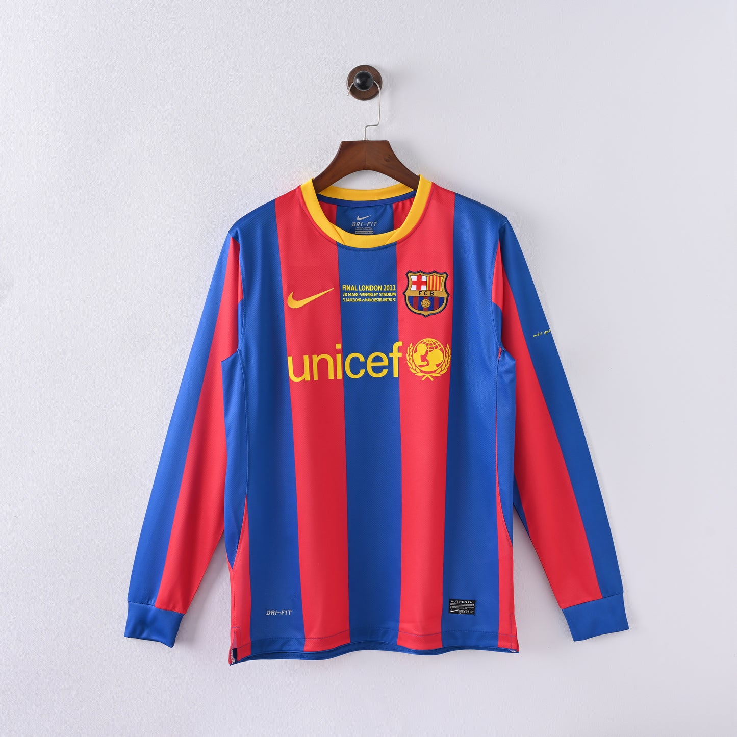 FC Barcelona "Champions League Final Edition" 10/11 Retro Jersey - Long Sleeve