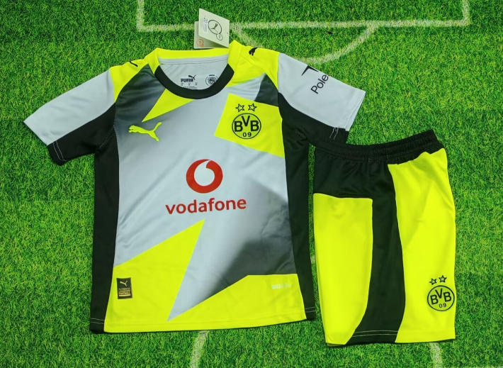Borussia Dortmund Away Jersey Kids Set