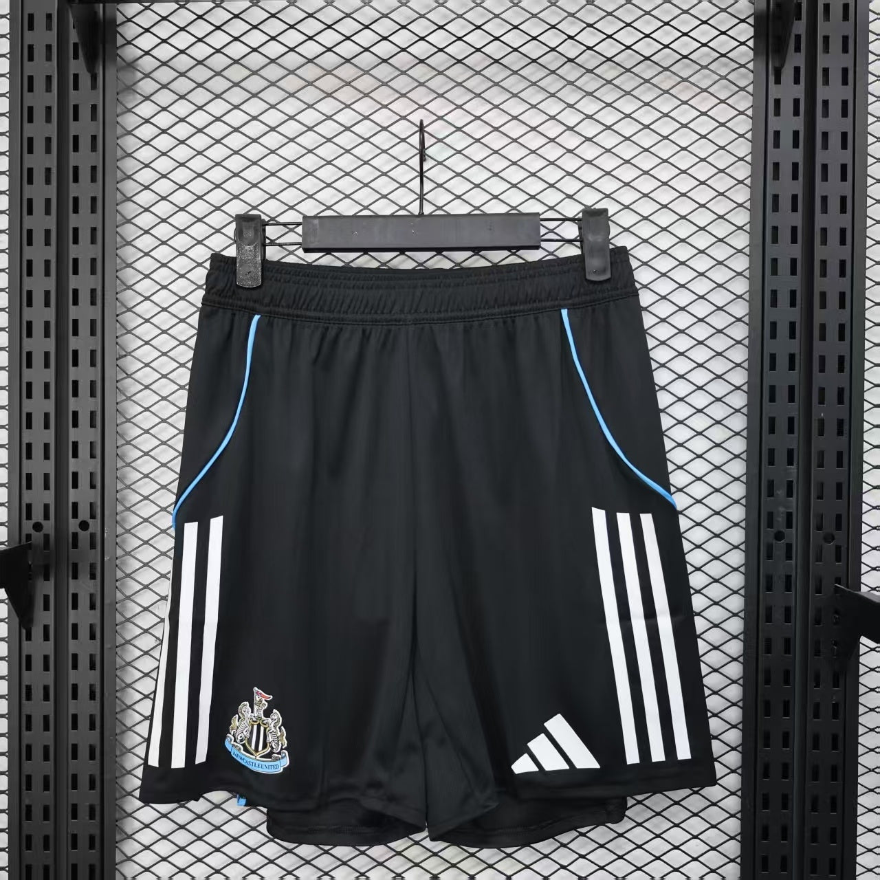 Newcastle Home Player Shorts (25/26)