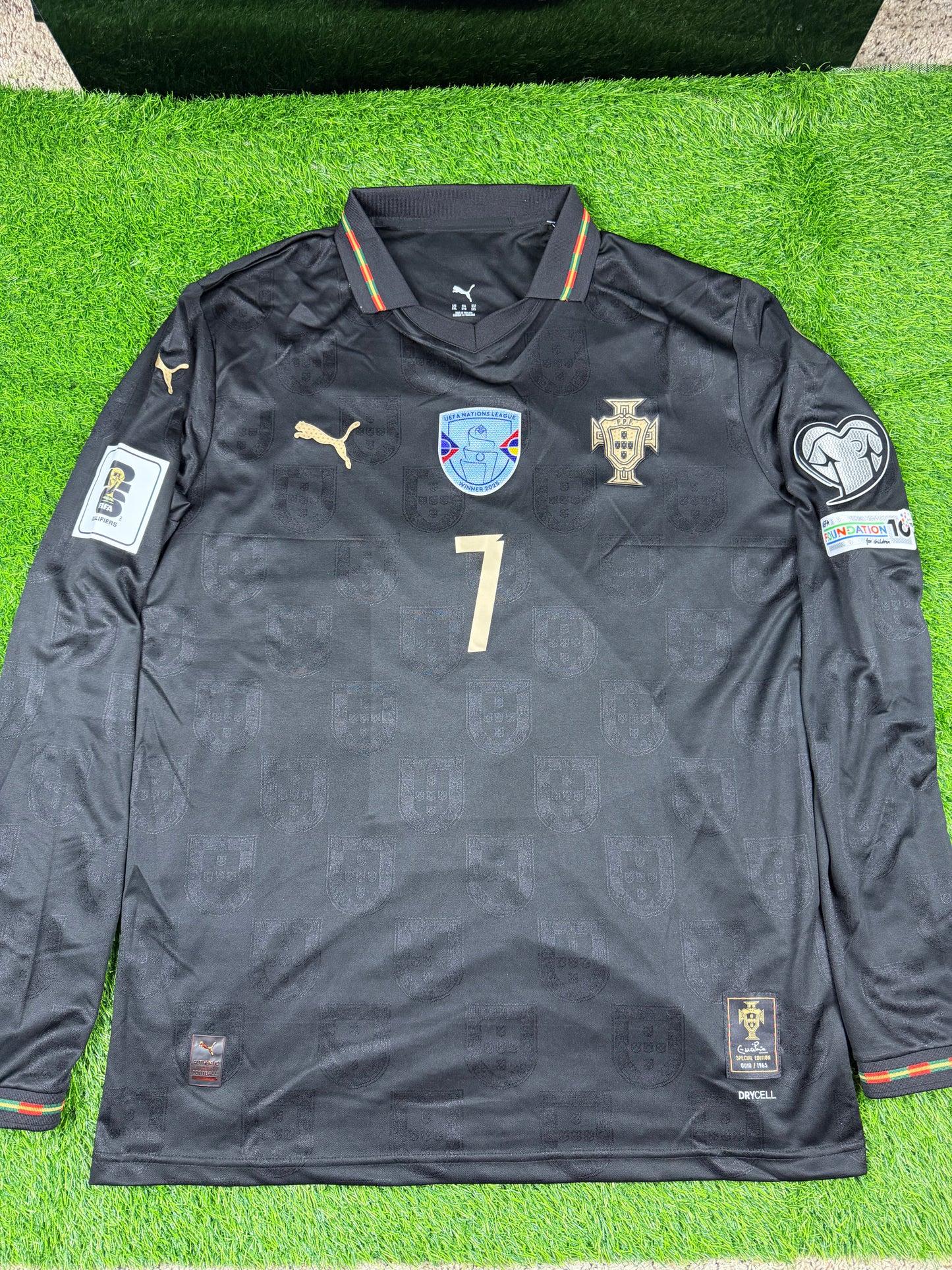 Portugal Special Edition 2025 Ronaldo #7 LS w/ Patches (XL)