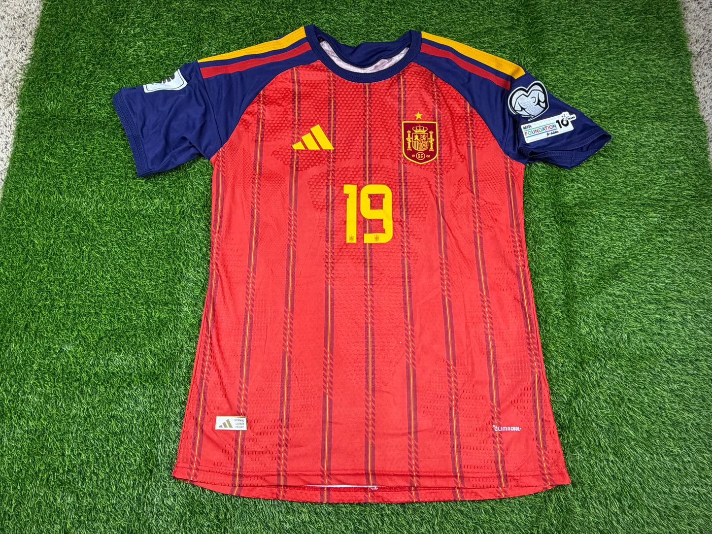 Spain 2026 World Cup Home Yamal #19 Jersey - Player Version - Size XL (Ready to Ship)