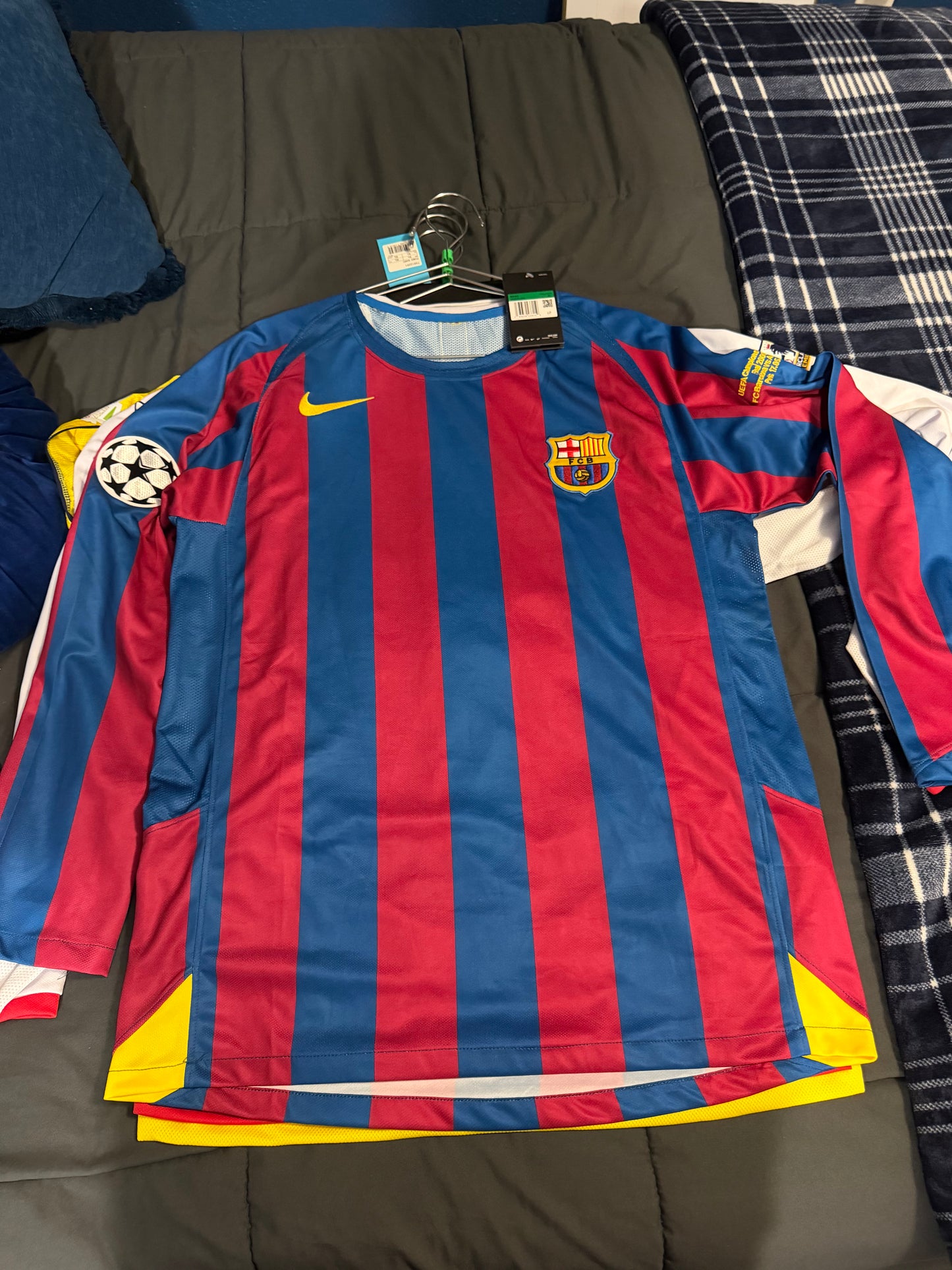 Barcelona Retro Home 05/06 Long Sleeve Jersey - Ronaldinho #10 - Size: XL