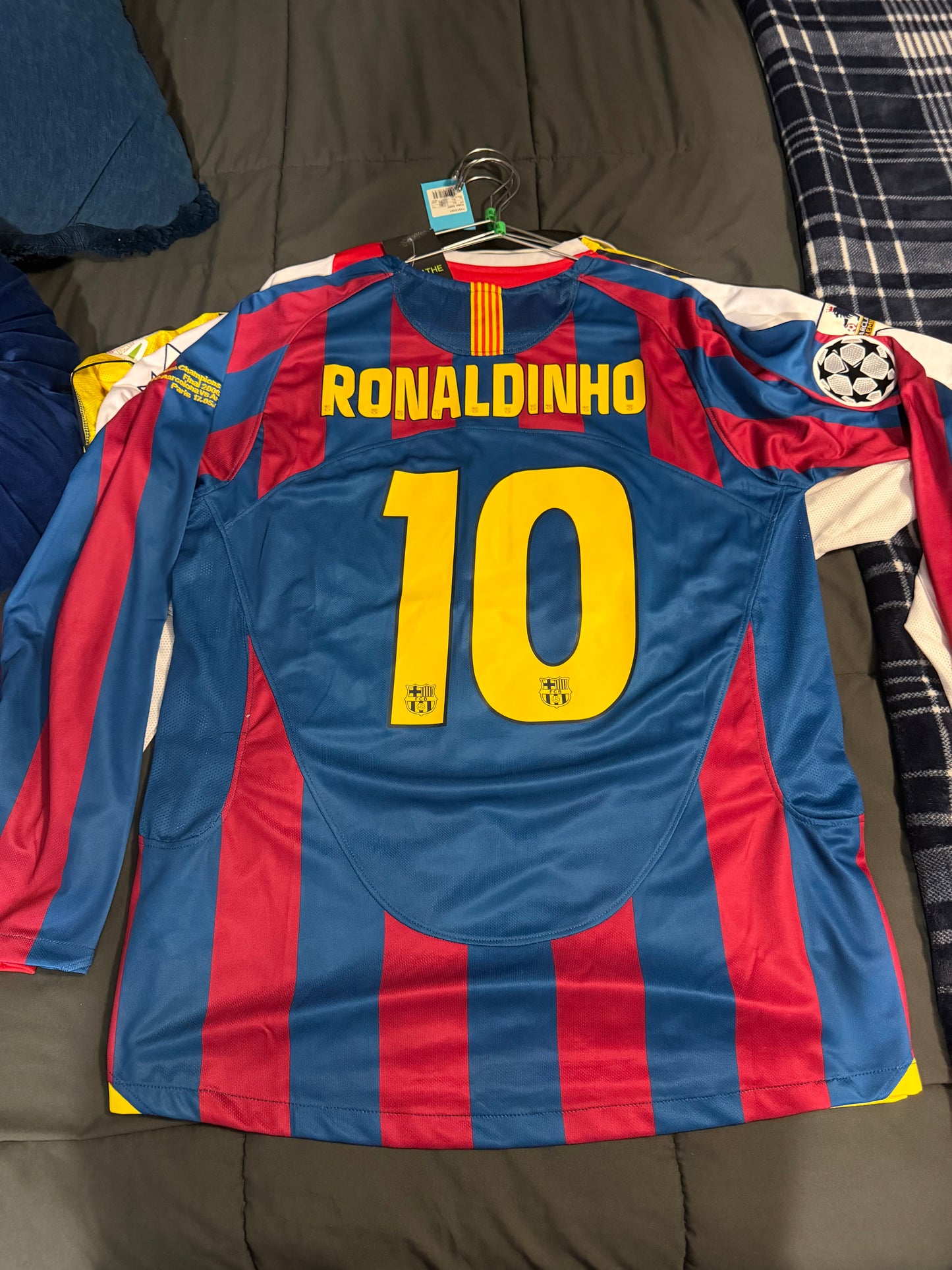 Barcelona Retro Home 05/06 Long Sleeve Jersey - Ronaldinho #10 - Size: XL