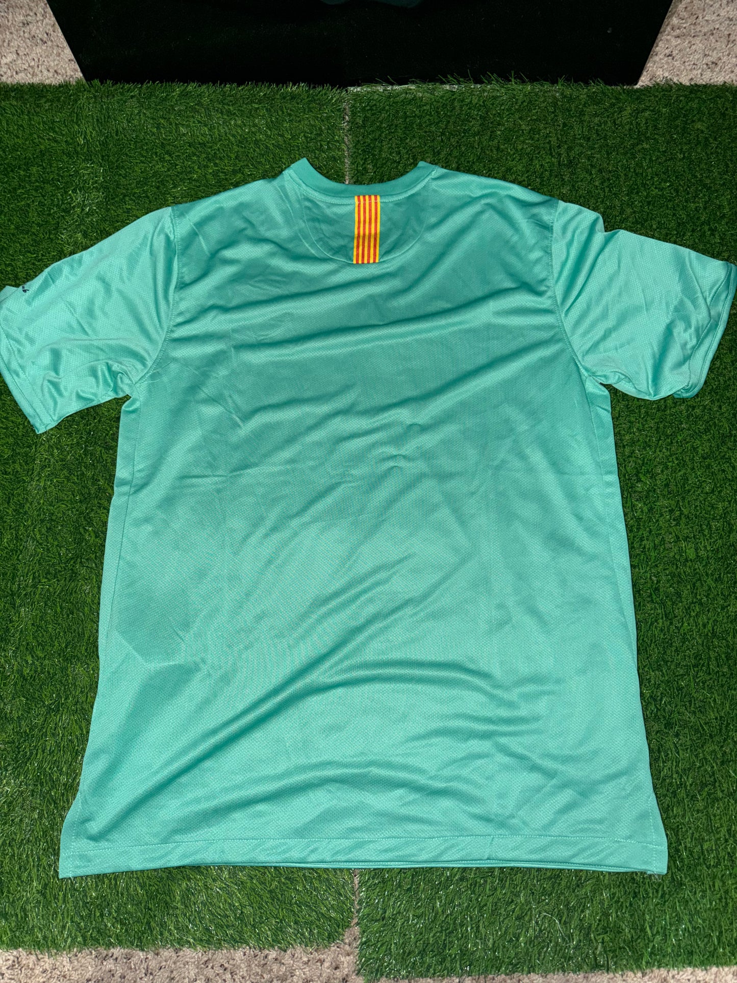 FC Barcelona 2010/11 Away Retro Jersey - Size: 2XL (Ready To Ship)
