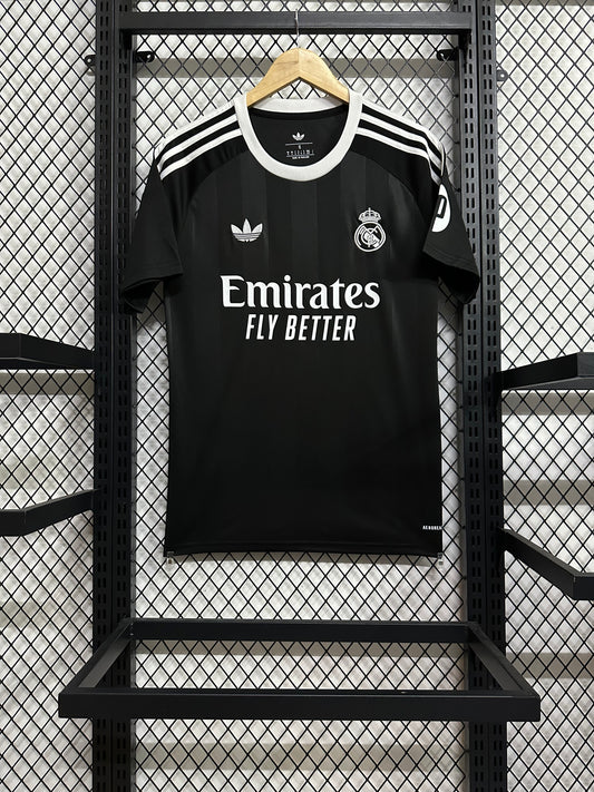 Real Madrid Black Goalkeeper Jersey (Stadium Version, Short Sleeve) - 25/26