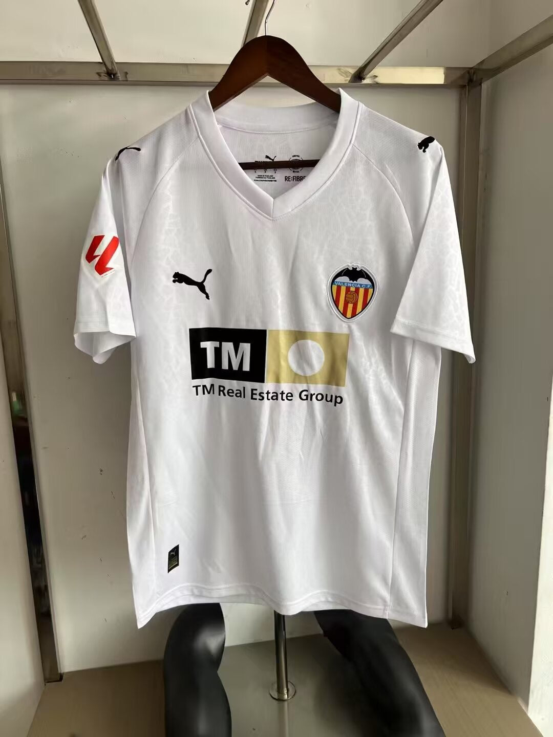 Valencia Home Jersey (Stadium Version, Short Sleeve) - 25/26